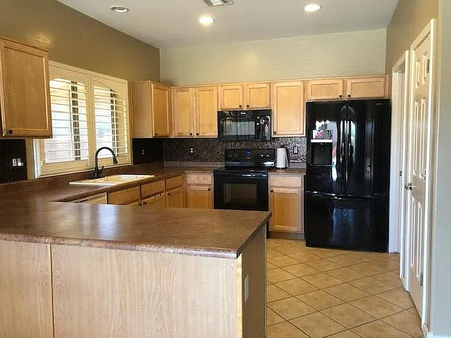 4631 W Rolling Rock Dr — Photo 3