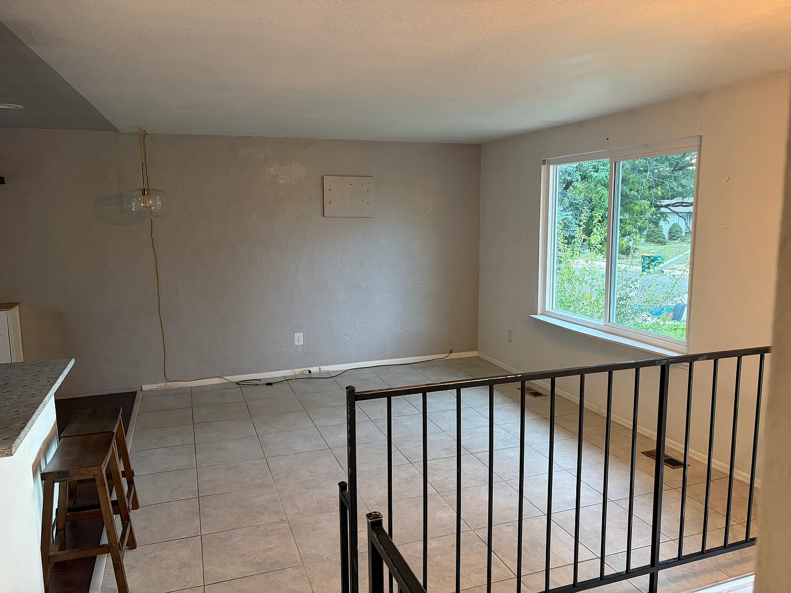 4 bed, 1591 sqft, $2,700 — Photo 2