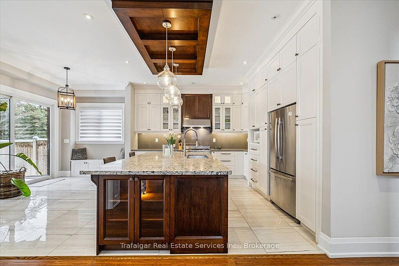 Burlington House for rent - 5 Bedrooms — photo 15