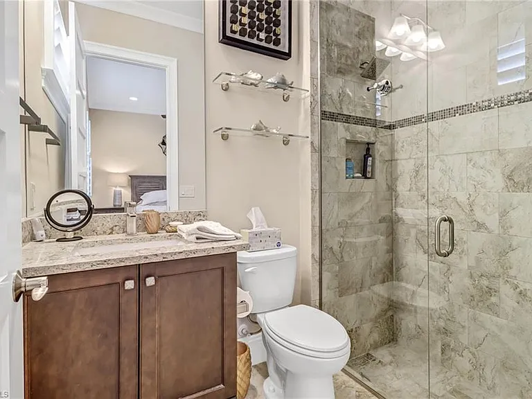 6487 Warwick Ave — Photo 23