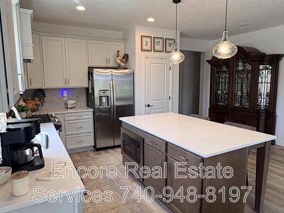 3rd image of 419 Fannin Dr SW