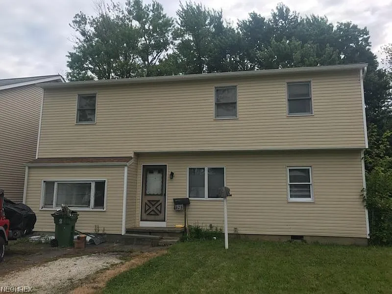 425 Quentin Rd photo 1