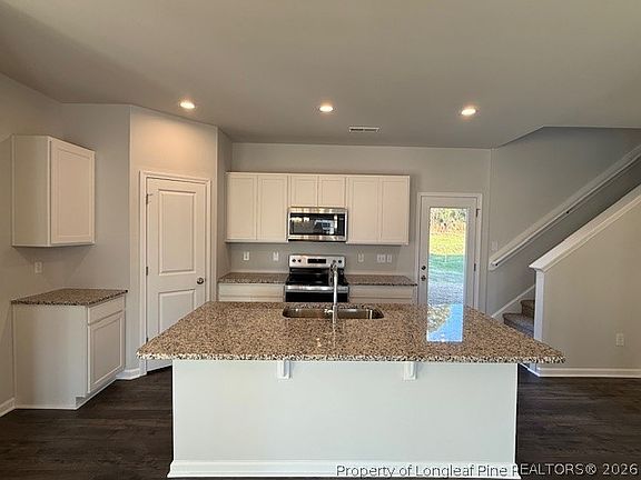 5th image of 98 Stout Lndg