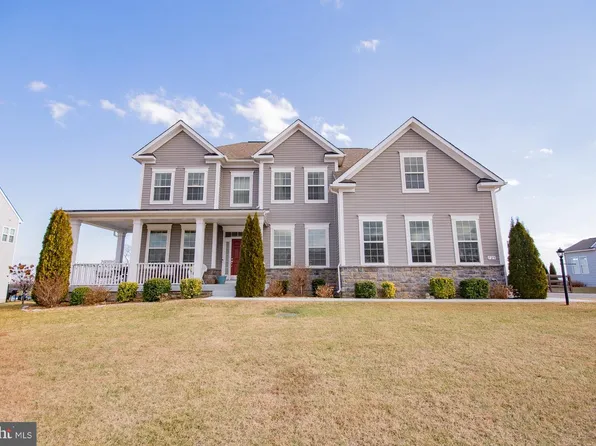 725 Holland Dr, Martinsburg, WV 25403