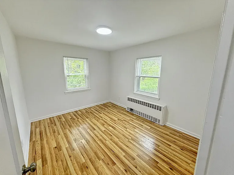 83-144 Fairmont Ave — Photo 3