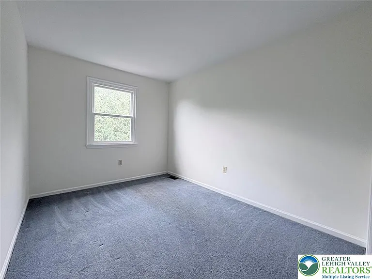 1217 Nelson St — Photo 10