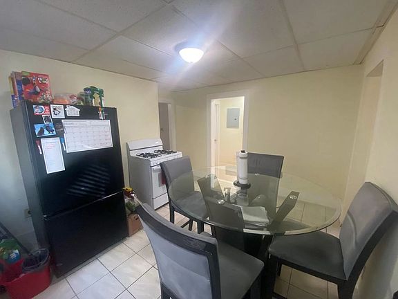 5th image of 127 Cedar St #1