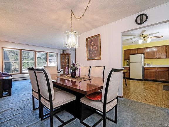 5th image of 6 Tamarack Dr
