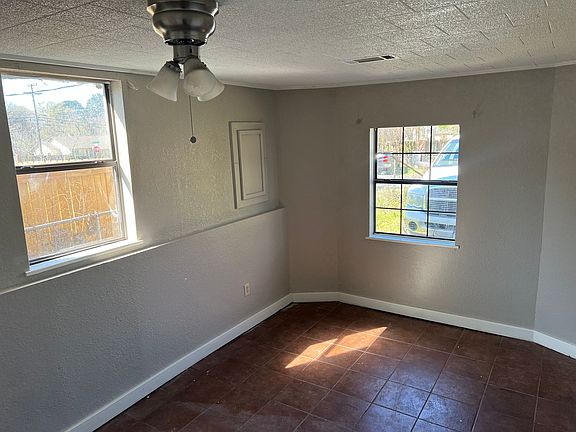 3rd image of 1704 S Hutchings Blvd