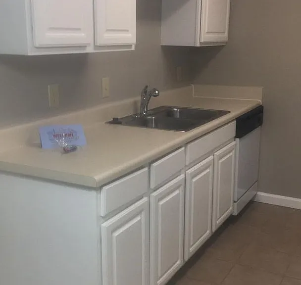 1018 Old Manor Rd — Photo 11