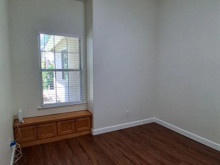 10374 N Sierra Vista Ave — Photo 10