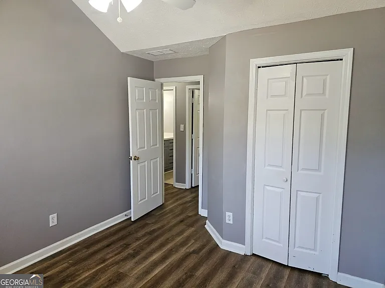 218 Preston Cir — Photo 37
