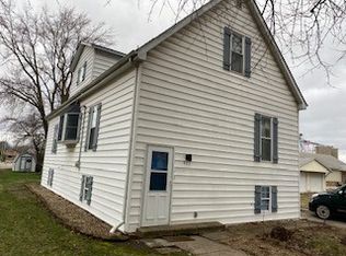 405 N Maple St, Stonington, IL 62567
