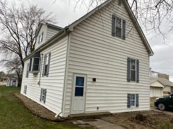 405 N Maple St, Stonington, IL 62567