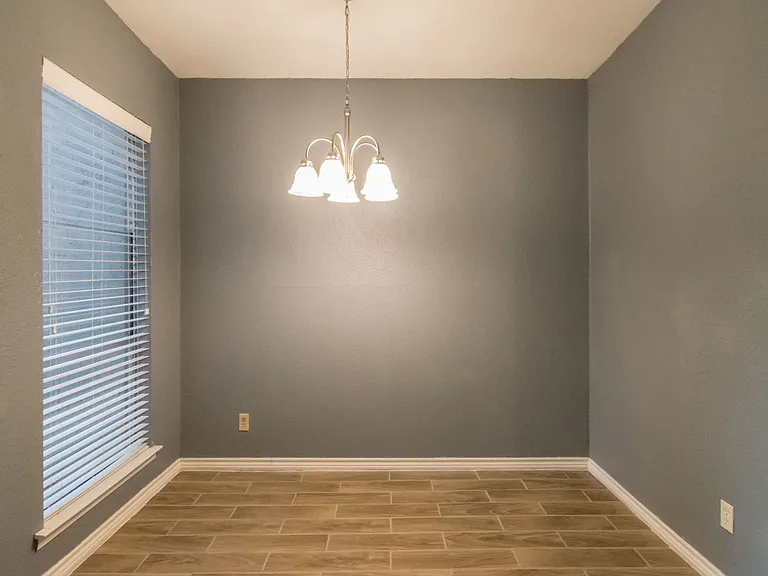 317 Valley Park Dr — Photo 9
