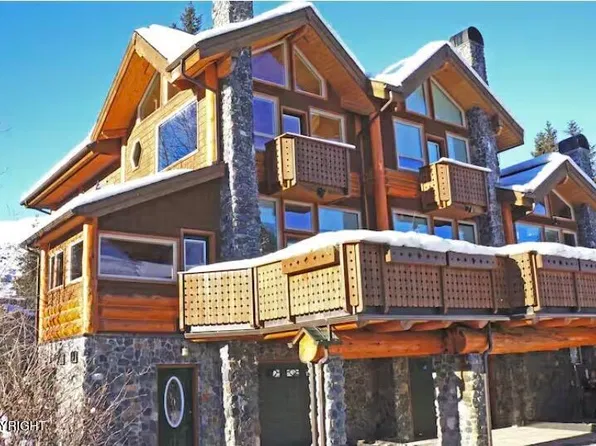 125 Garmisch Rd, Girdwood, AK 99587