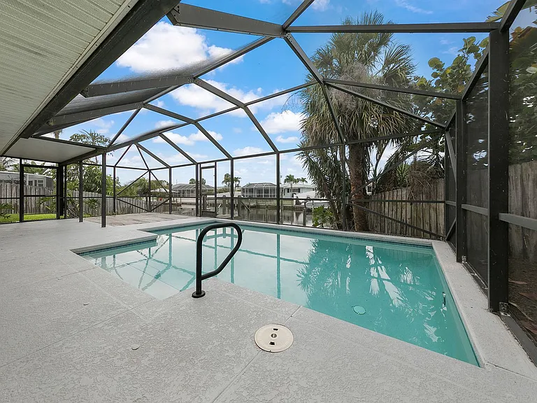 403 Bridgetown Ct — Photo 34