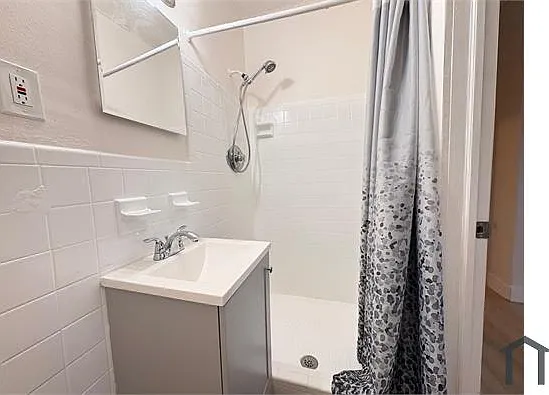 690 NE 133rd St #7 — Photo 8
