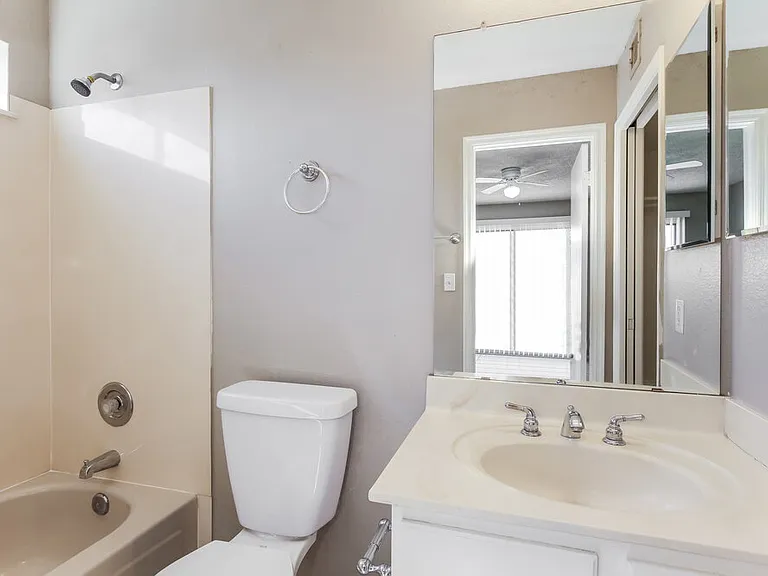 630 E Jensen St #114 — Photo 10