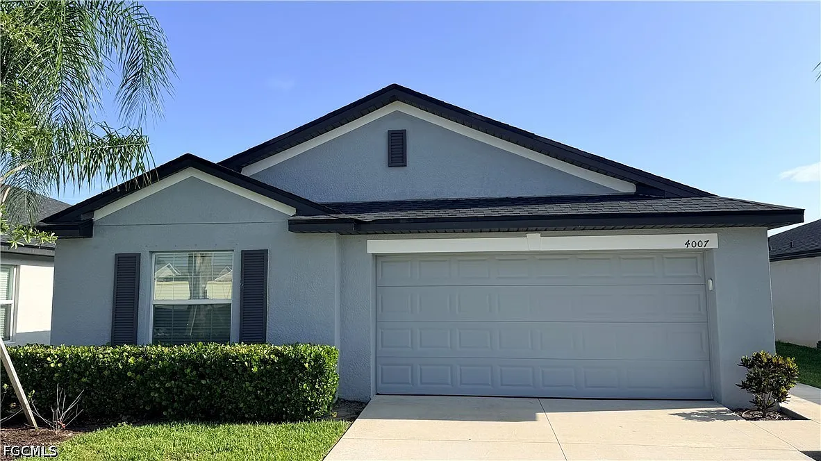 4 bed, 2.0 bath, 1812 sqft, $1,975 — Photo 1