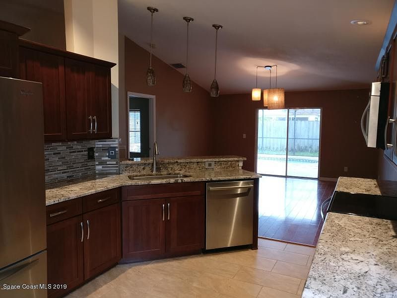 2nd image of 2116 Deercroft Dr