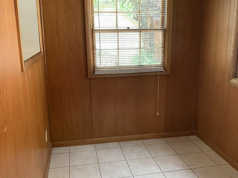 1337 E Monroe St — Photo 16