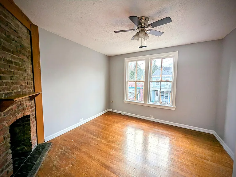 712 Main St #3 — Photo 11