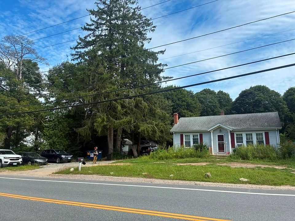 2nd image of 108 Main St