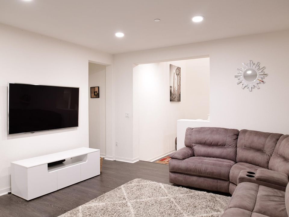 1st image of 1052 Bigleaf Pl