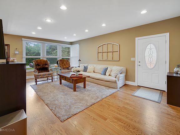 2nd image of 730 Lawler Ave