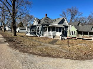 501 N Elm St, Clinton, IL 61727