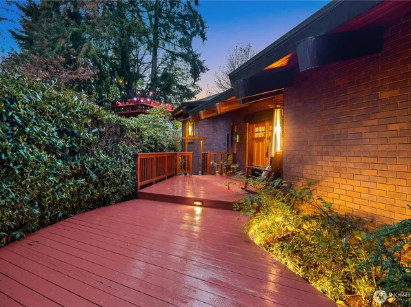 4775 NE 203rd Street, Lake Forest Park, WA 98155