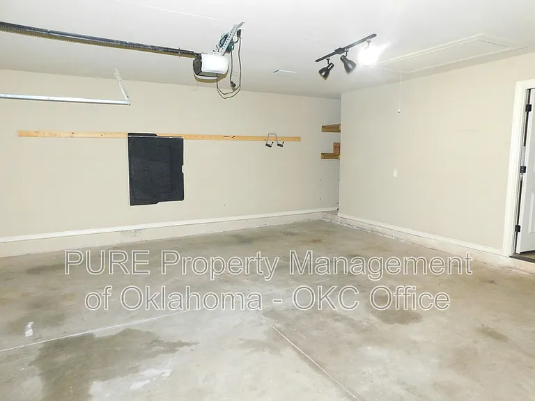 1100 Kelsi Dr — Photo 18