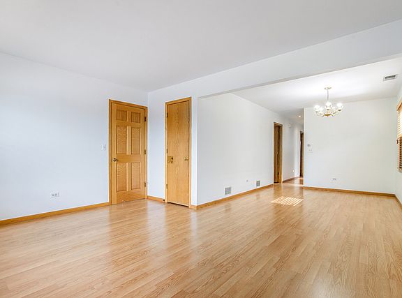 3rd image of 6120 W Eastwood Ave #2