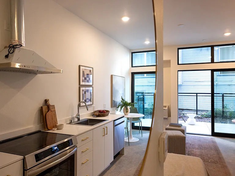 Studio30 Residences — Photo 20