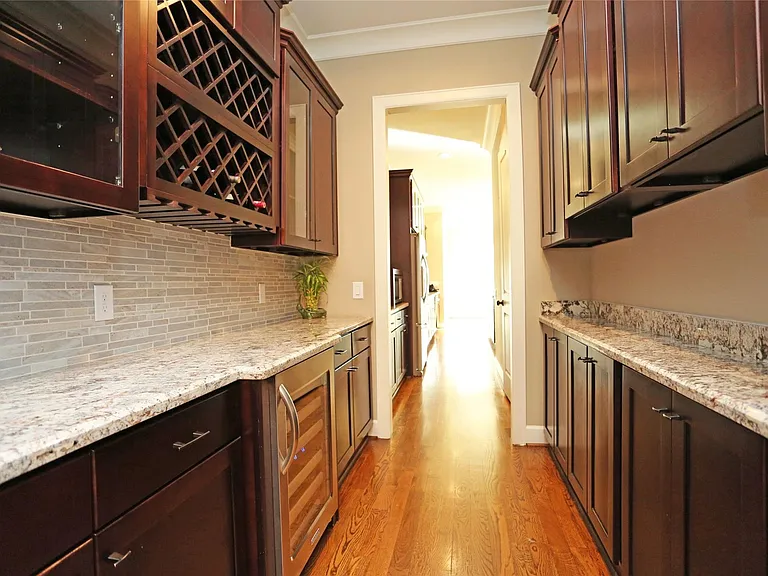 1611 Wakefield Dr — Photo 9