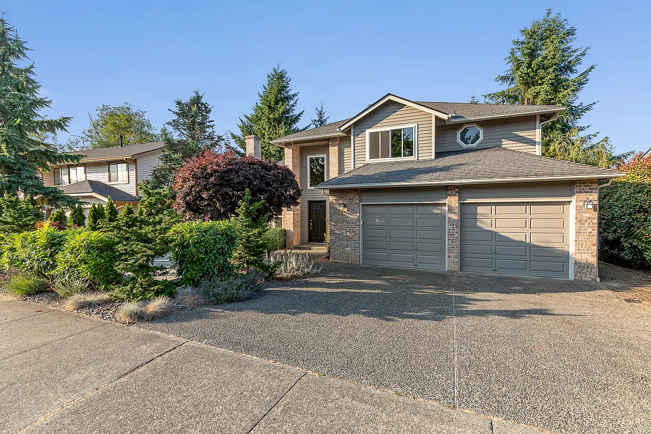 4 bed, 2.5 bath, 2080 sqft, $3,600 — Photo 1
