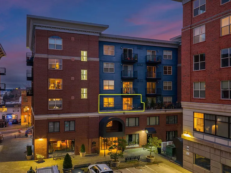 960 Harris Ave #307 — Photo 4