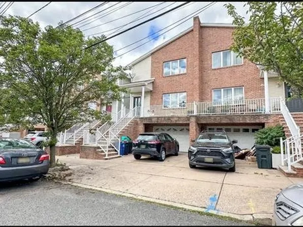 161 W 53rd St, Bayonne, NJ 07002