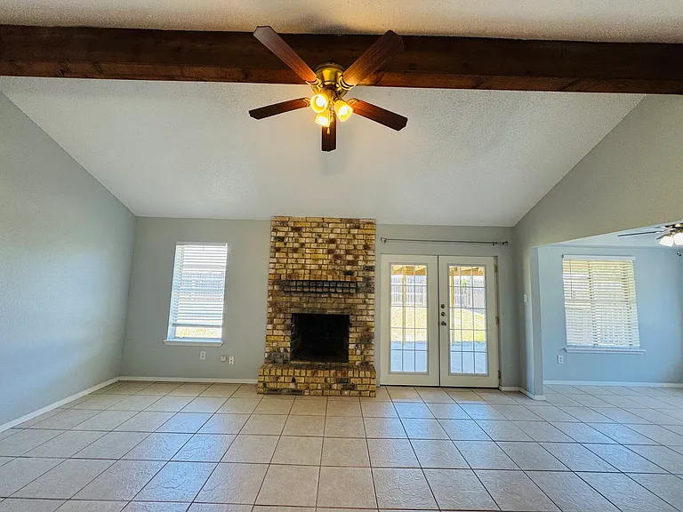 214 Portsmouth Dr — Photo 12