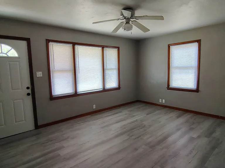 211 W High St #211 — Photo 2