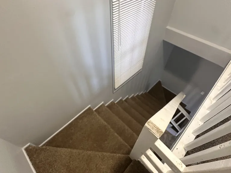 558 Holbrook Ave — Photo 12