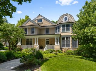 236 E North Ave, Lake Bluff, IL 60044