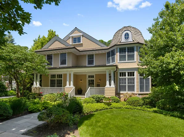 236 E North Ave, Lake Bluff, IL 60044