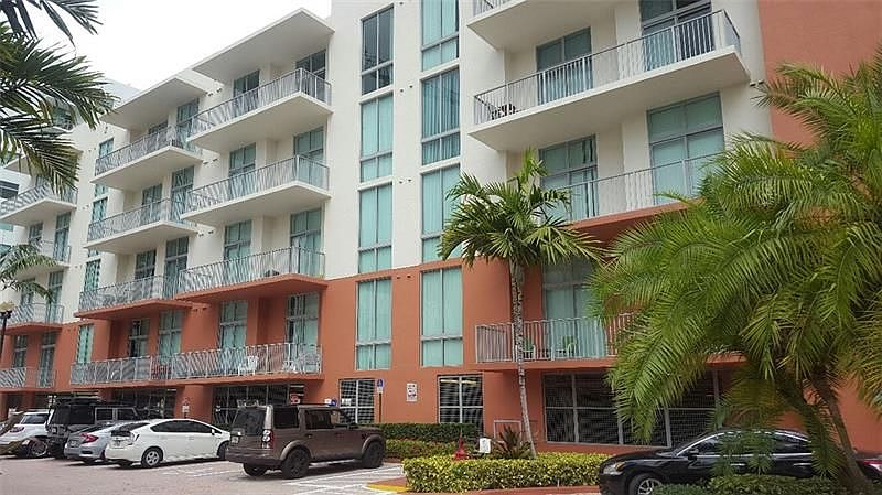 2nd image of 2100 Van Buren St APT 313