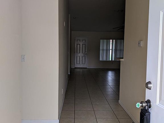 2nd image of 10 Lynton Pl #A