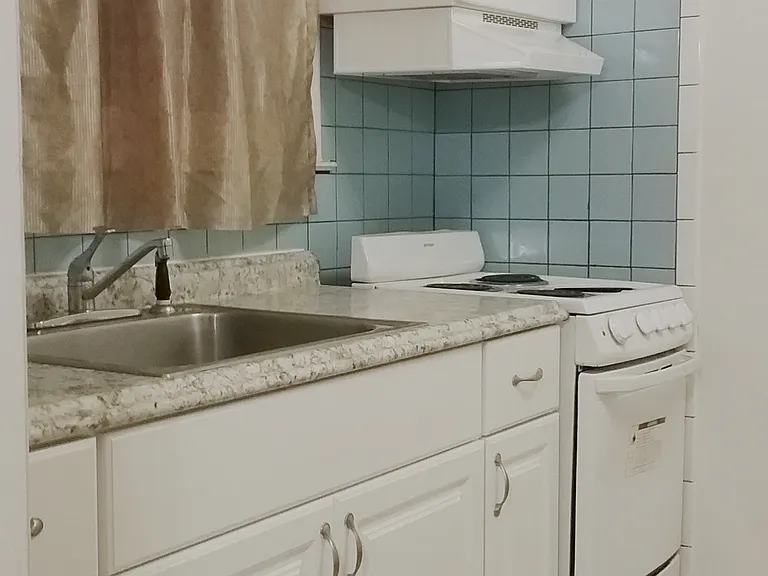 5823 Oakland St — Photo 5