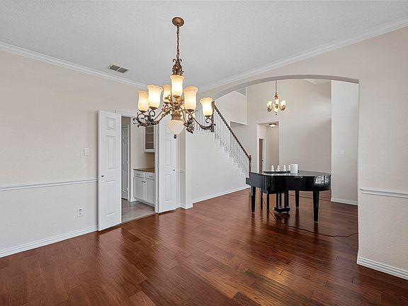 3rd image of 3532 Thorp Springs Dr
