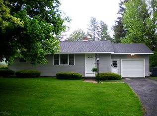 9 Crest Dr, Cheshire, MA 01225