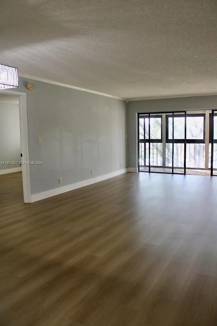 2 bed, 1106 sqft, $2,200 — Photo 4